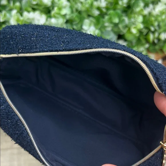 CHANEL Beauty Makeup Bag 2025 HOLIDAY LIMITED EDITION NIB AUTHENTIC - Picture 8 of 16